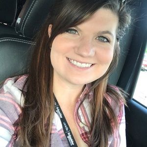 Meet your Posher, Whitney